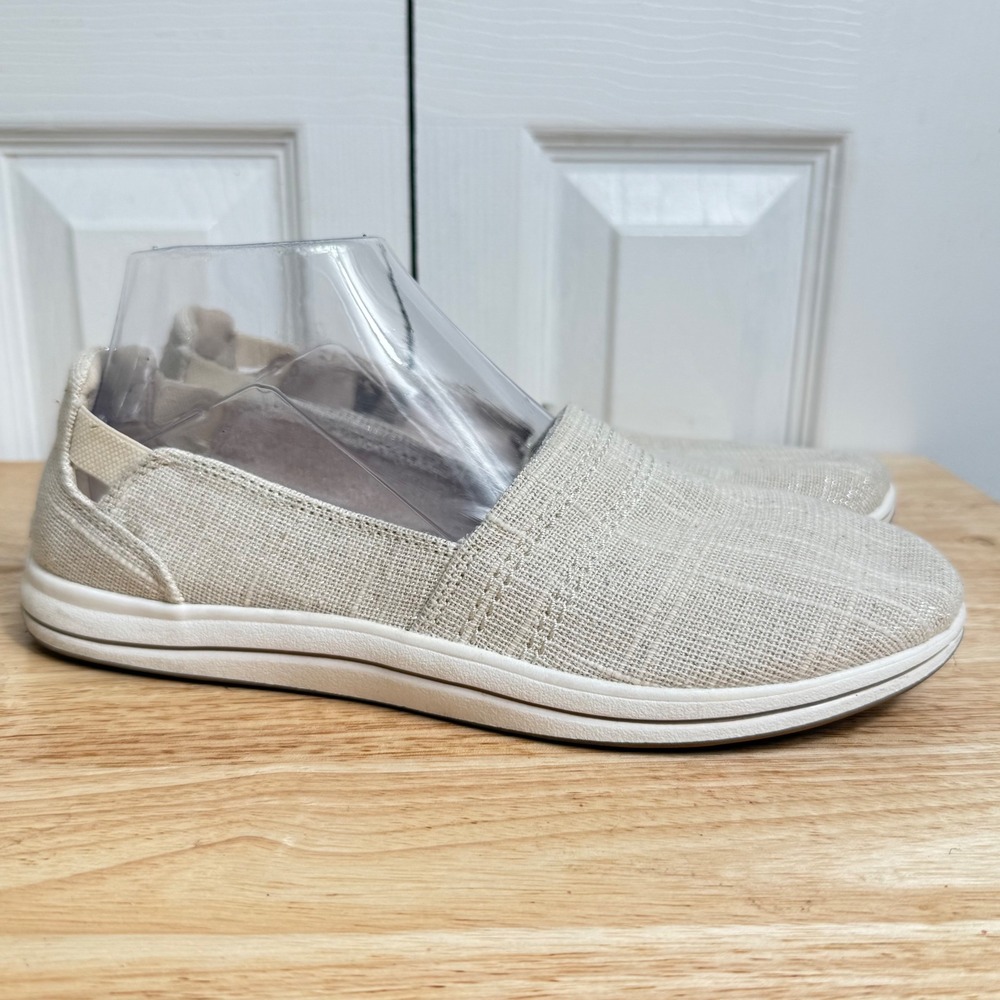 Clarks Cloudsteppers Slip On Sneaker 8.5 Beige Metallic Coastal Minimalist